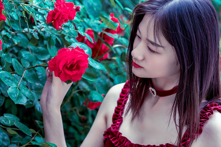 （经济观察）政策效应加速显现 经济“半年报”显示中国消费热力攀升